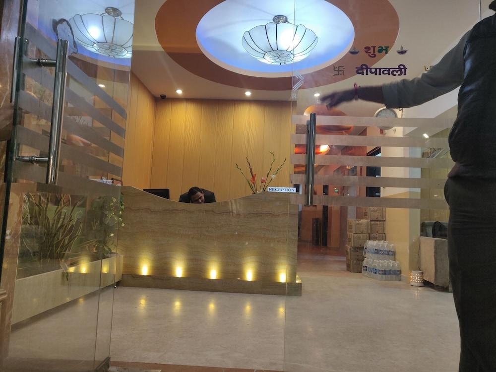 Hotel Apra Inn Nowe Delhi Zewnętrze zdjęcie