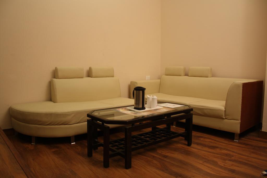 Hotel Apra Inn Nowe Delhi Pokój zdjęcie