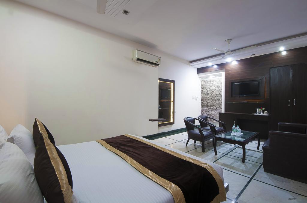 Hotel Apra Inn Nowe Delhi Zewnętrze zdjęcie