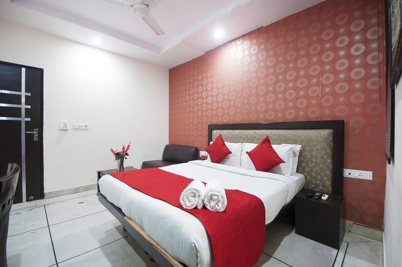 Hotel Apra Inn Nowe Delhi Zewnętrze zdjęcie