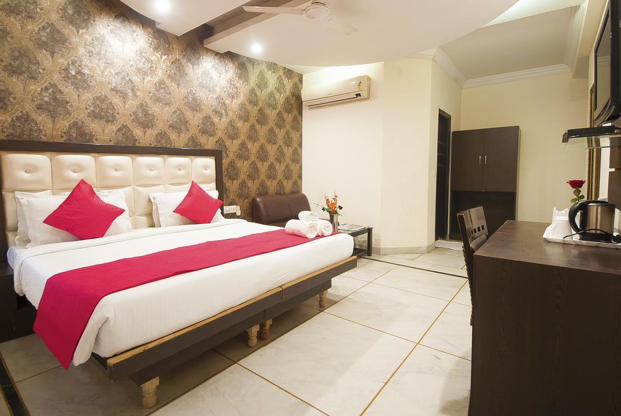 Hotel Apra Inn Nowe Delhi Zewnętrze zdjęcie