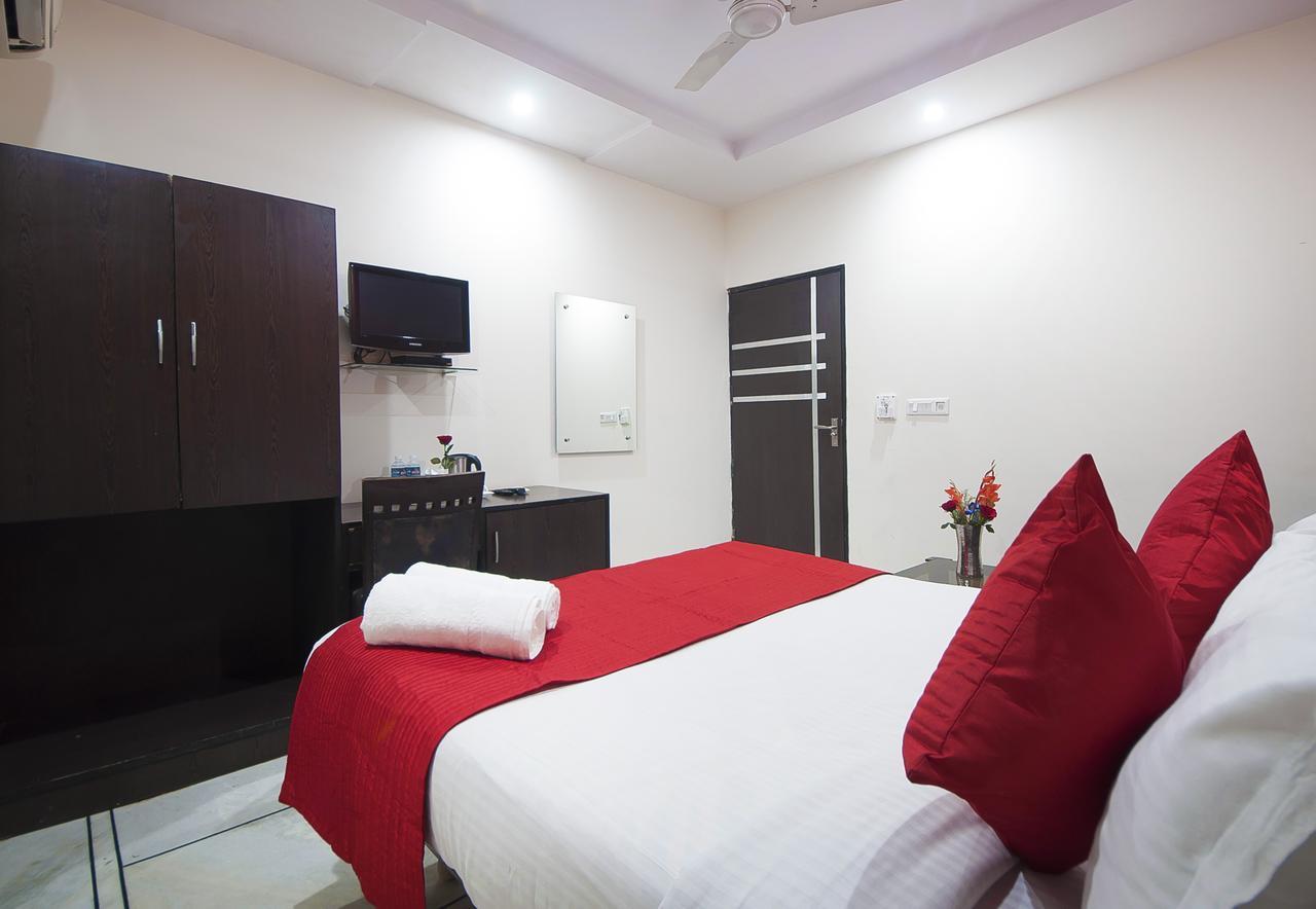 Hotel Apra Inn Nowe Delhi Zewnętrze zdjęcie