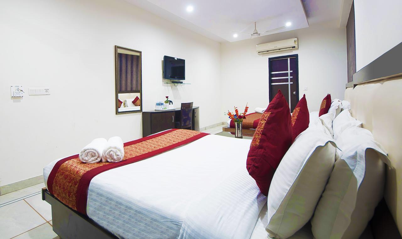 Hotel Apra Inn Nowe Delhi Zewnętrze zdjęcie