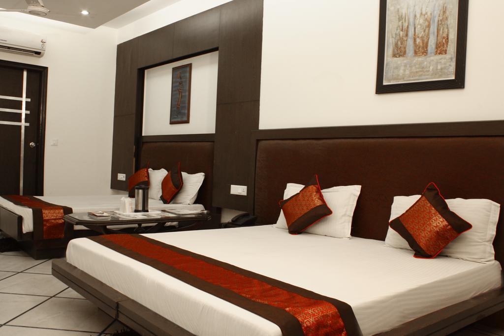 Hotel Apra Inn Nowe Delhi Zewnętrze zdjęcie