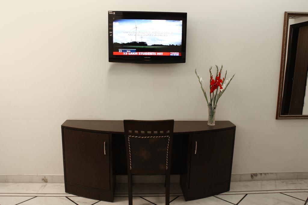 Hotel Apra Inn Nowe Delhi Zewnętrze zdjęcie